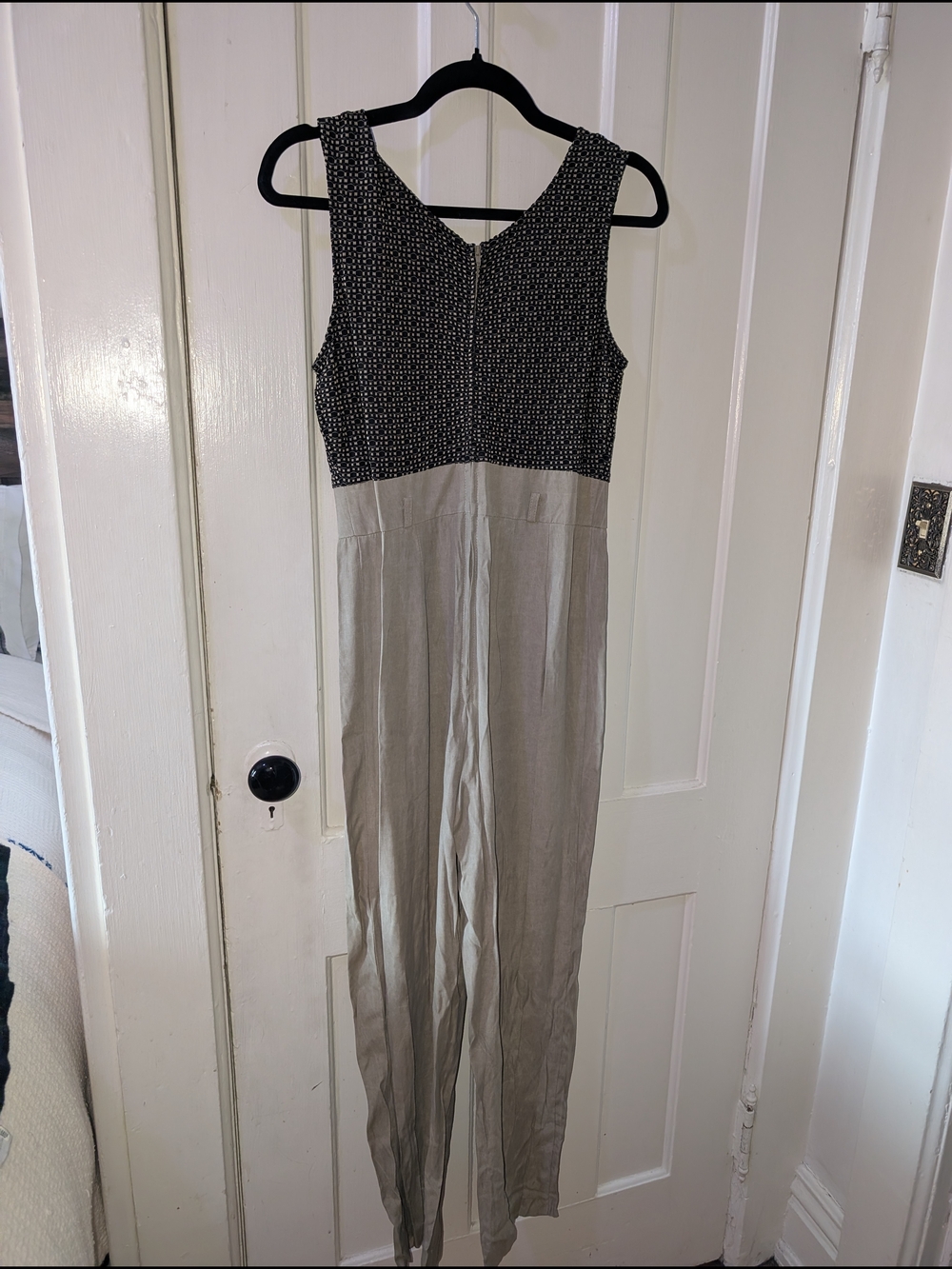 Vintage Y2K Sleeveless Two-Tone Women's Jumpsuit in Black and Tan - Picture 3 of 6